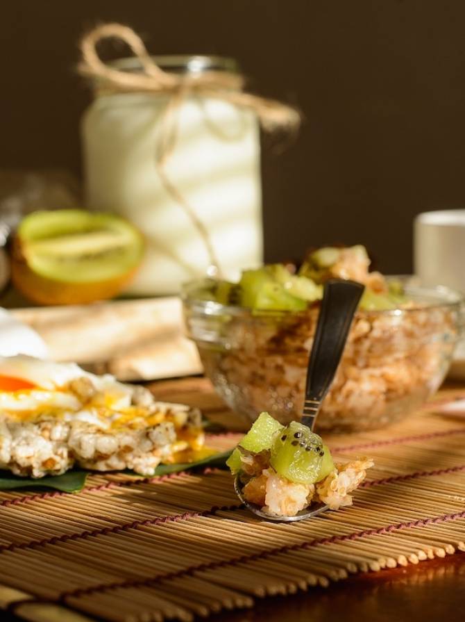 healthy-breakfast-cereal-wheat-flakes-with-slices-2025-01-08-03-05-00-utc